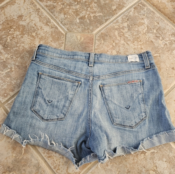 Hudson Valeri Cut Off 1" Cuff Short - 27 - Picture 7 of 9